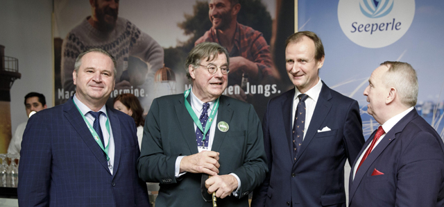 Zdenko Bogović (prvi s lijeva) u društvu njemačkih kolega/Fotografija Photothek/Janine Schmitz
                                                                                                                                                          